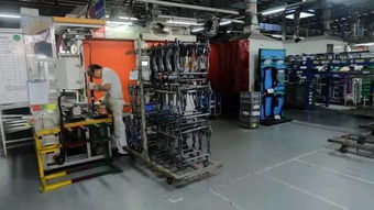 走進工廠 與工業(yè)機器人的正面接觸